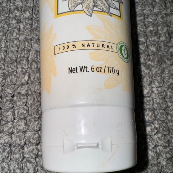 Burt's Bees Soap Bark and Chamomile Deep Cleansing Cream 6 Ounce Tube - Picture 2 of 10